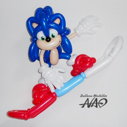 Sonic the Hedgehog on the snowboard